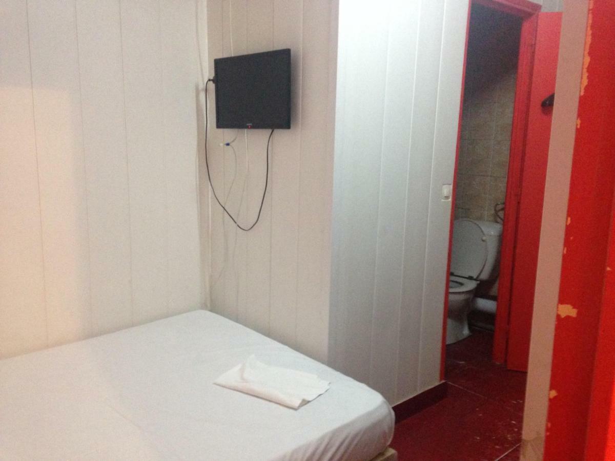 Hotel Cyrano Voltaire Paris